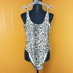 *NWT* Animal print one pc bathing suit sz S